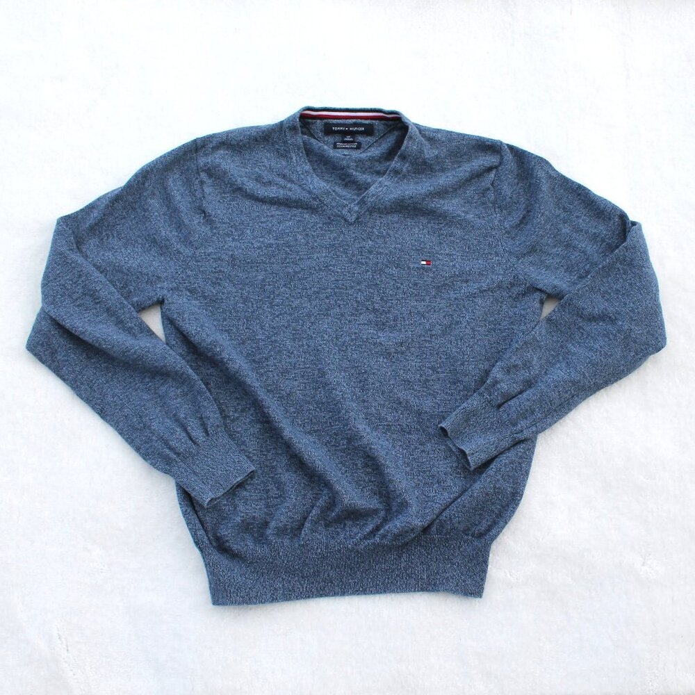 💙Tommy Hilfiger v-neck pullover sweater